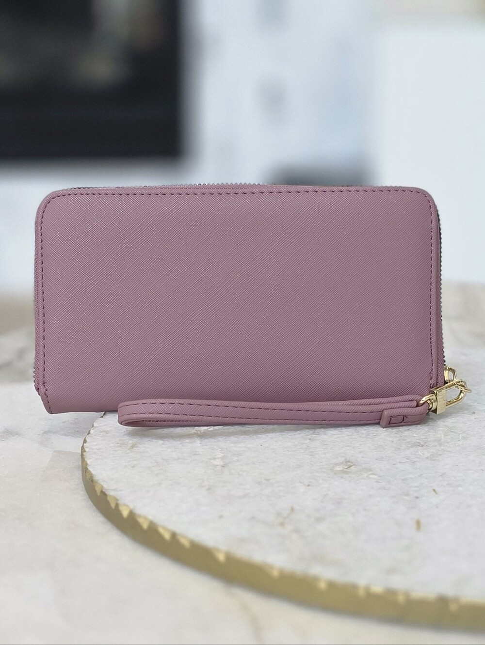 Betsey Johnson Large 3D Bow Zip Around Wallet Wristlet Mauve Plum Saffiano - Picture 2 of 15
